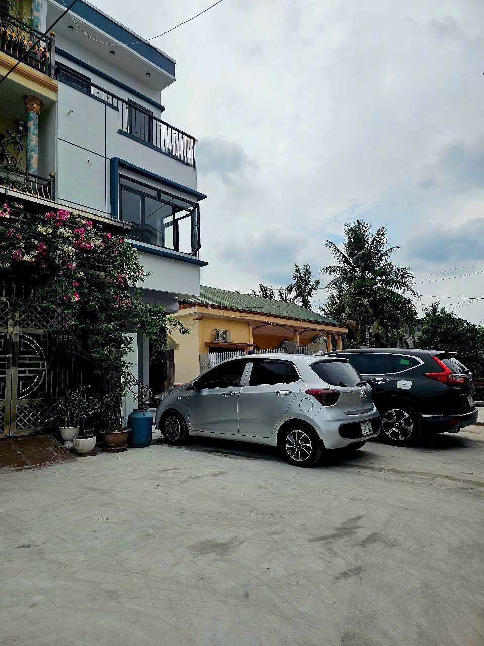 Bán Nhà Ô Góc 3 Tầng Khu Cao Xanh Kinh doanh Nhỏ. DT:83m2 !!!