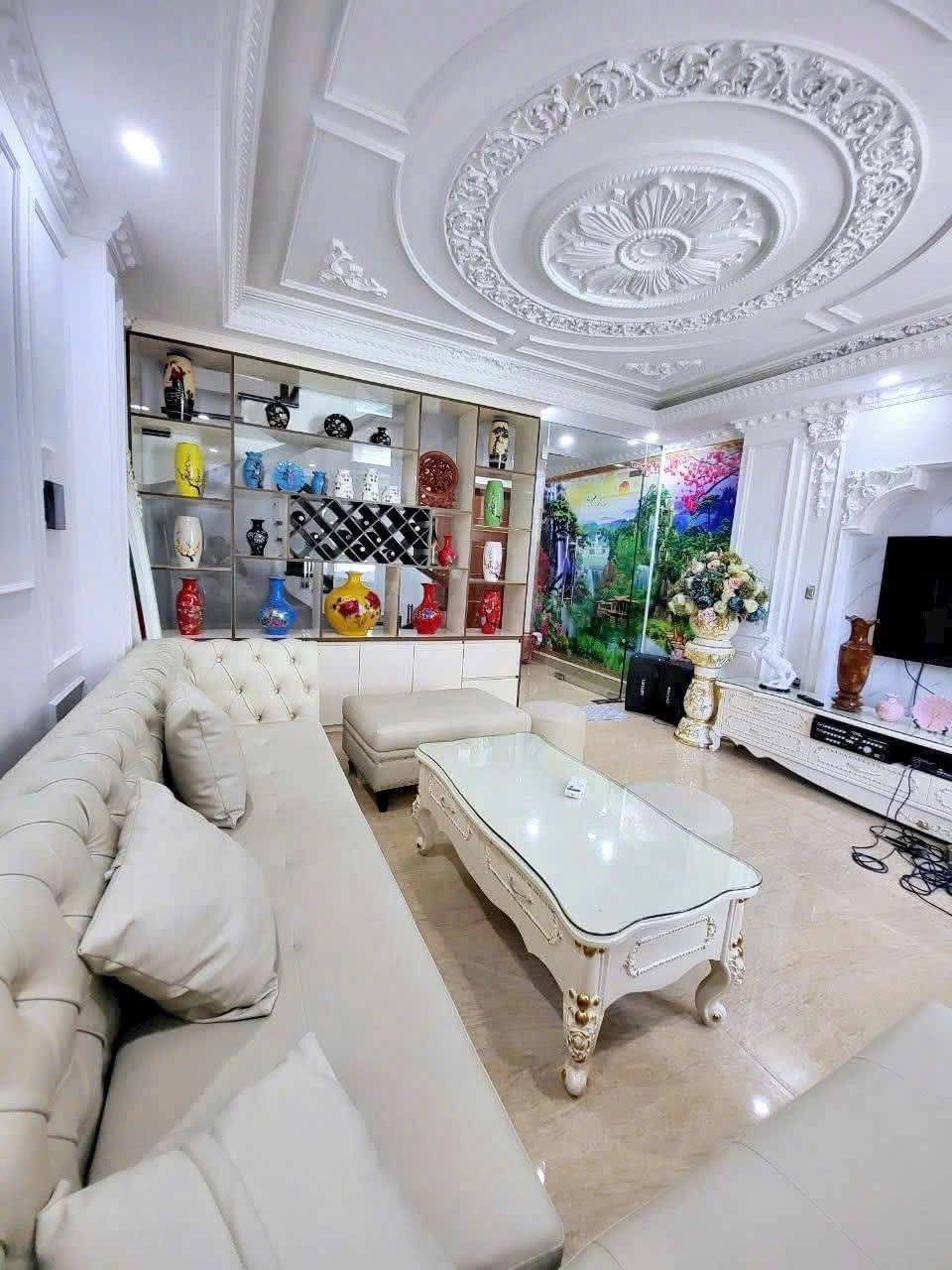 Bán Nhà 5 Tầng Khu Vực Trần Hưng Đạo,Hạ Long. DT:54.7m2 Oto Đỗ Cửa !!!