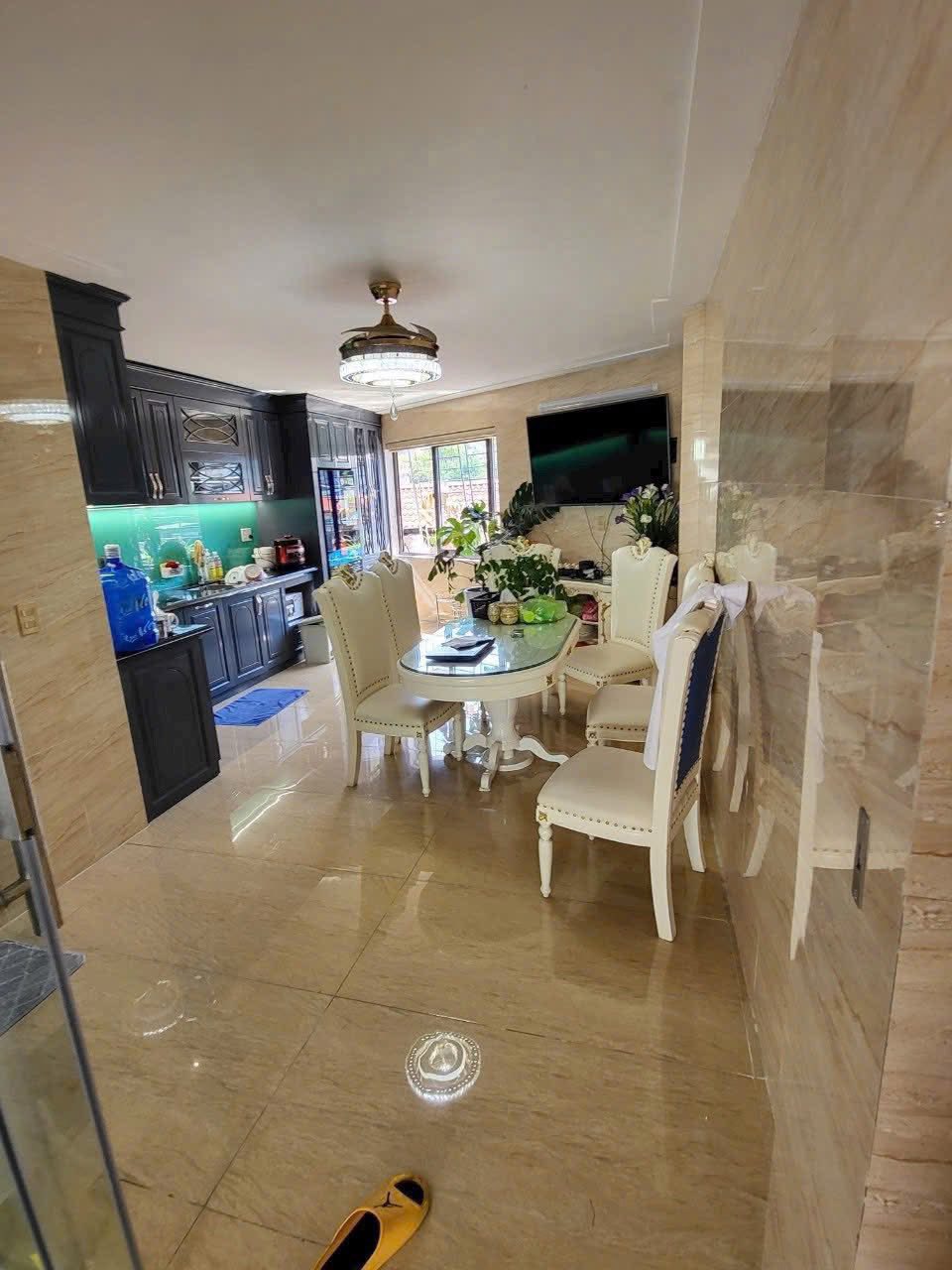 Bán Nhà 5 Tầng Khu Vực Trần Hưng Đạo,Hạ Long. DT:54.7m2 Oto Đỗ Cửa !!!