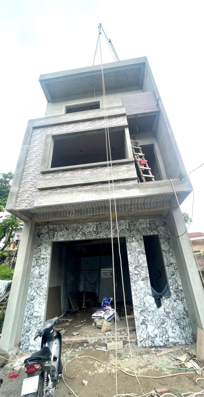 Bán Nhà 3 Tầng Ngõ 14 Cao Thắng,DT:50m2 Oto Đỗ Tận Cửa !!!