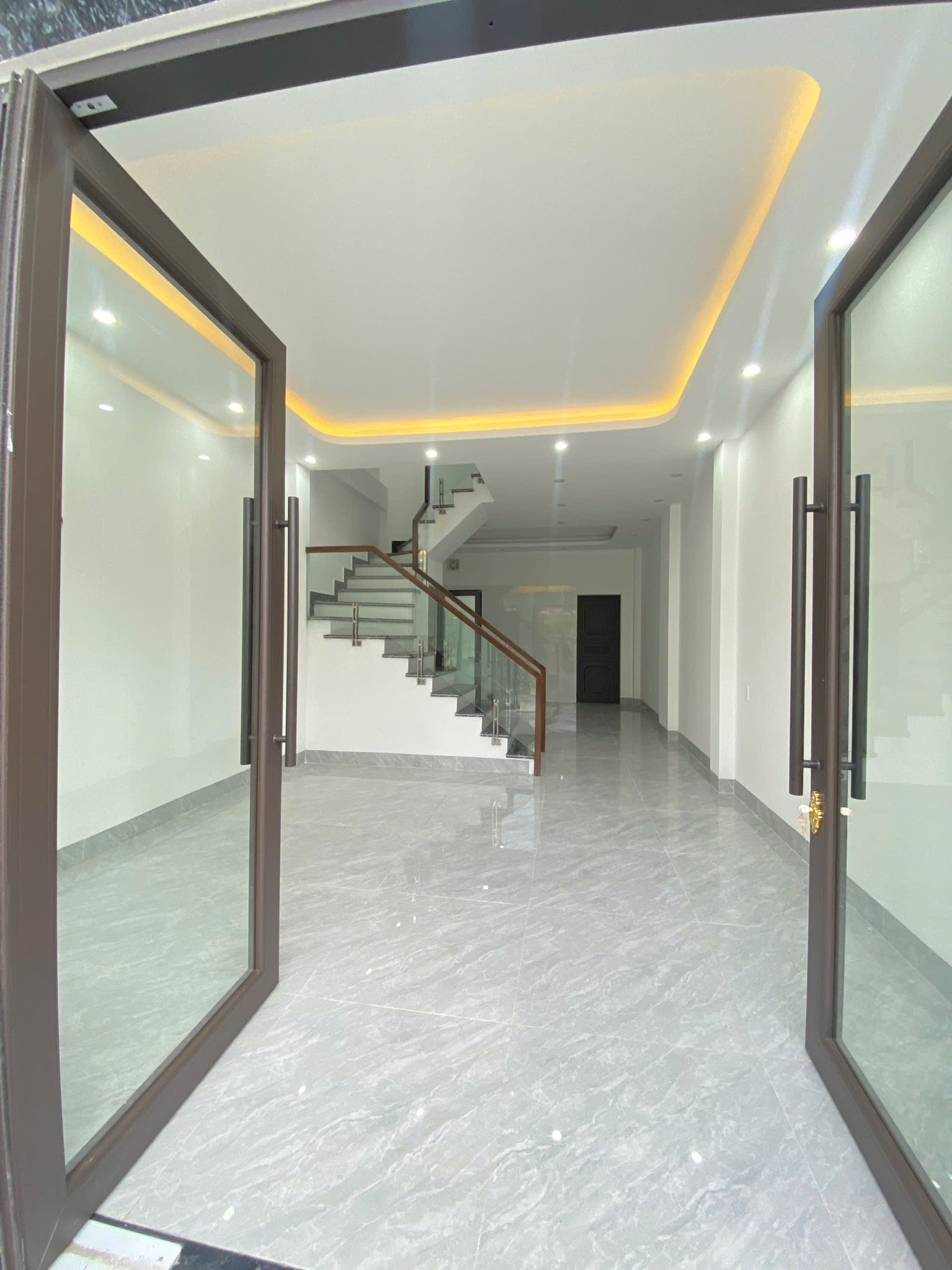 Bán Nhà 2.5 Tầng Ngõ 20 Cao Xanh,P.Cao Xanh. DT:61m2 Giá Hợp Lý !!!