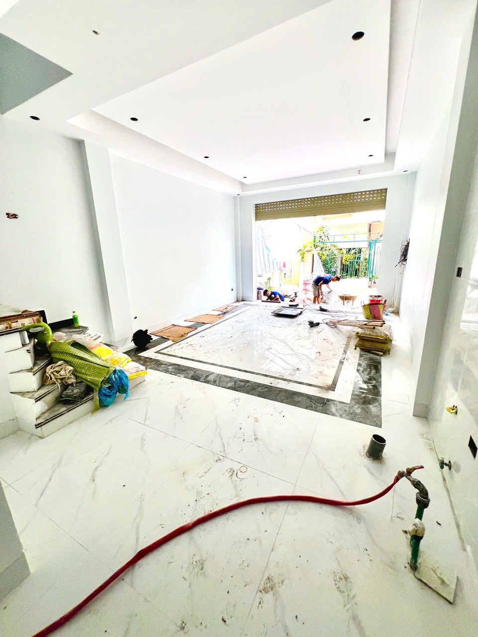 Bán Nhà 5 Tầng Sau Lideco Trần Hưng Đạo. DT:40.5m2,MT:5.37m Oto Đỗ Cửa !!!