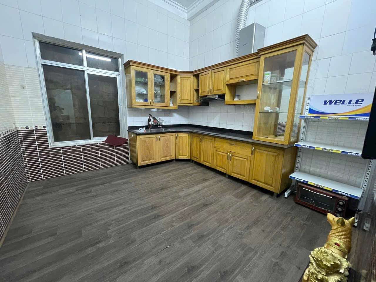 Bán Nhà 2 Tầng Dốc Nhà Thờ,DT:82m2,MT:7m Oto Đỗ Cửa !!!