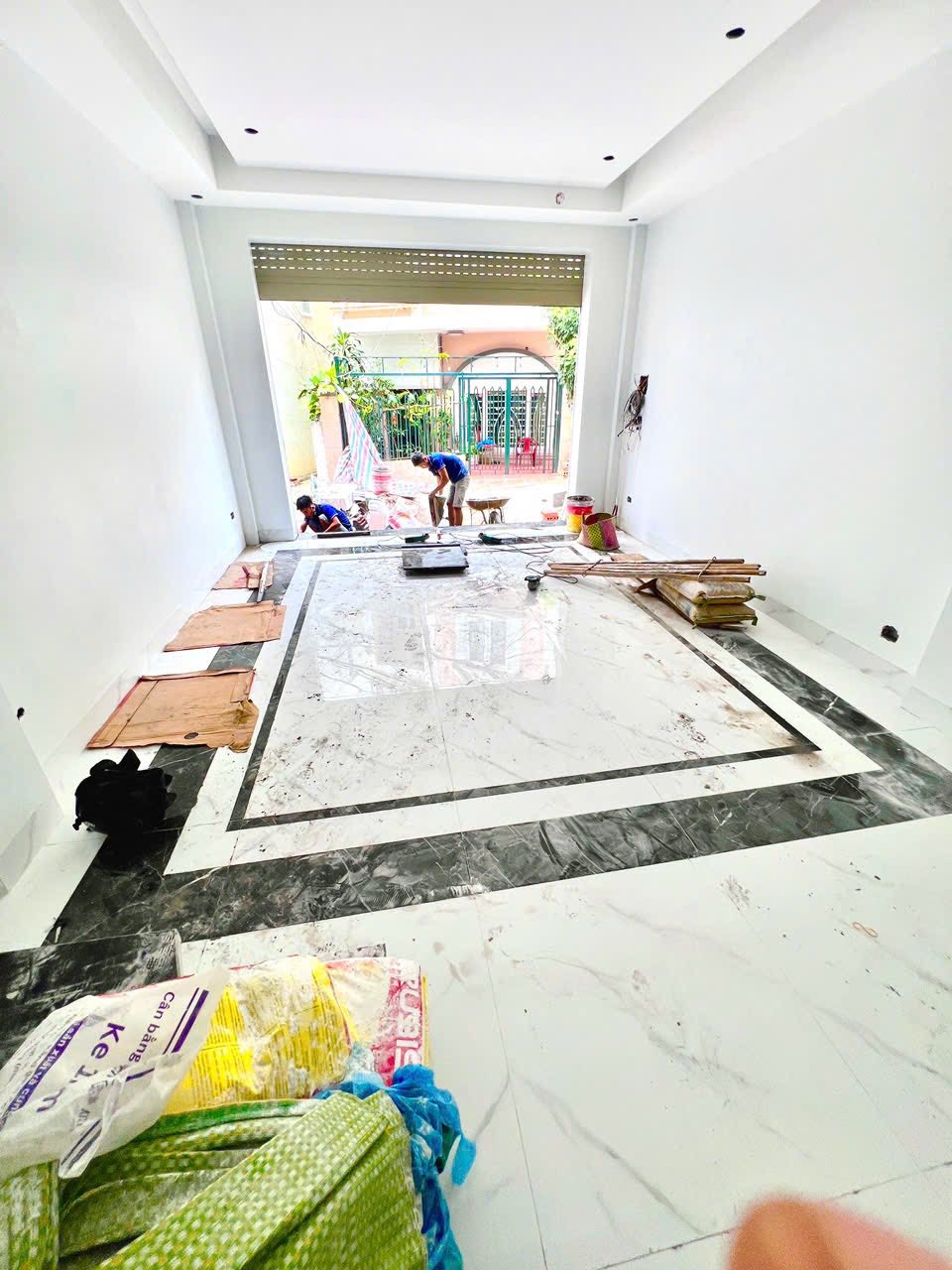 Bán Nhà 5 Tầng Sau Lideco Trần Hưng Đạo. DT:40.5m2,MT:5.37m Oto Đỗ Cửa !!!