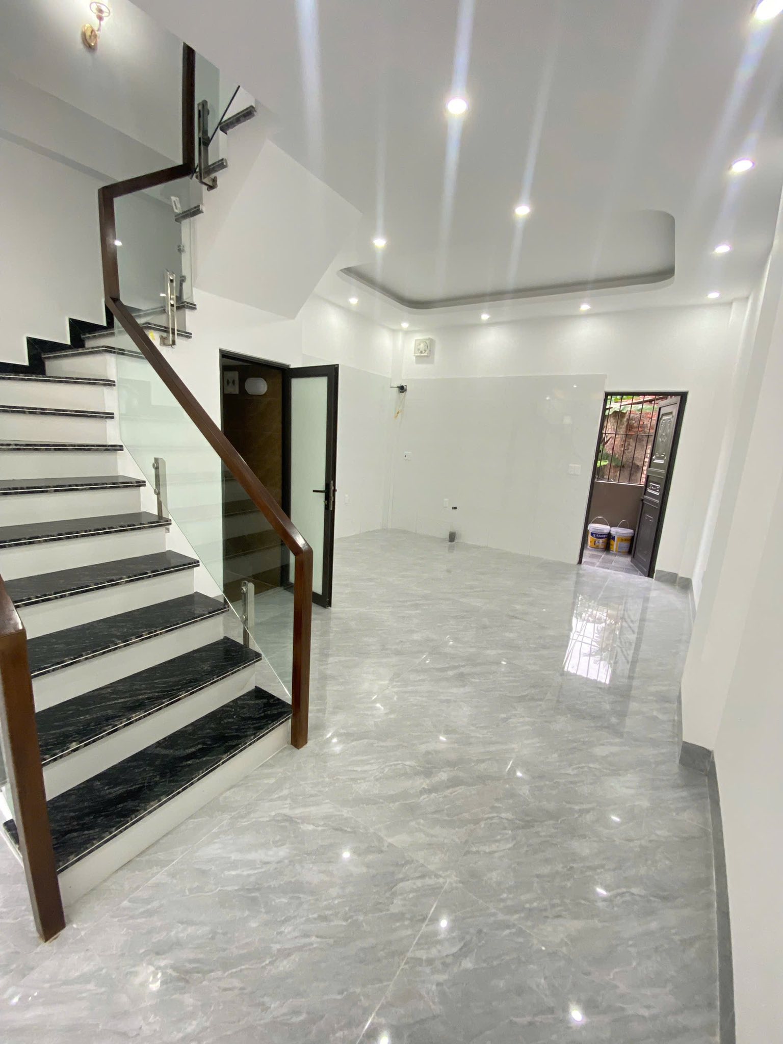 Bán Nhà 2.5 Tầng Ngõ 20 Cao Xanh,P.Cao Xanh. DT:61m2 Giá Hợp Lý !!!