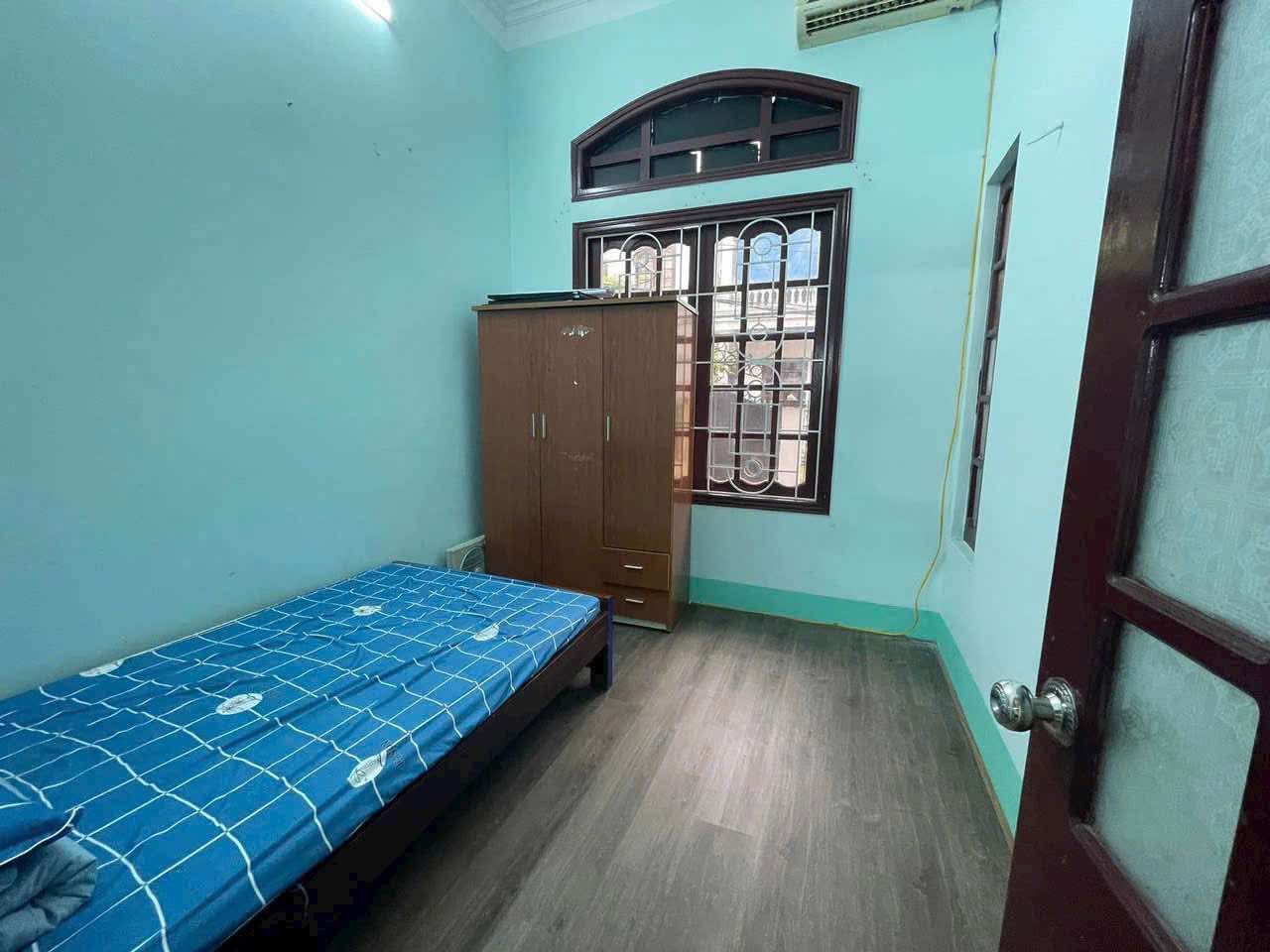 Bán Nhà 2 Tầng Dốc Nhà Thờ,DT:82m2,MT:7m Oto Đỗ Cửa !!!