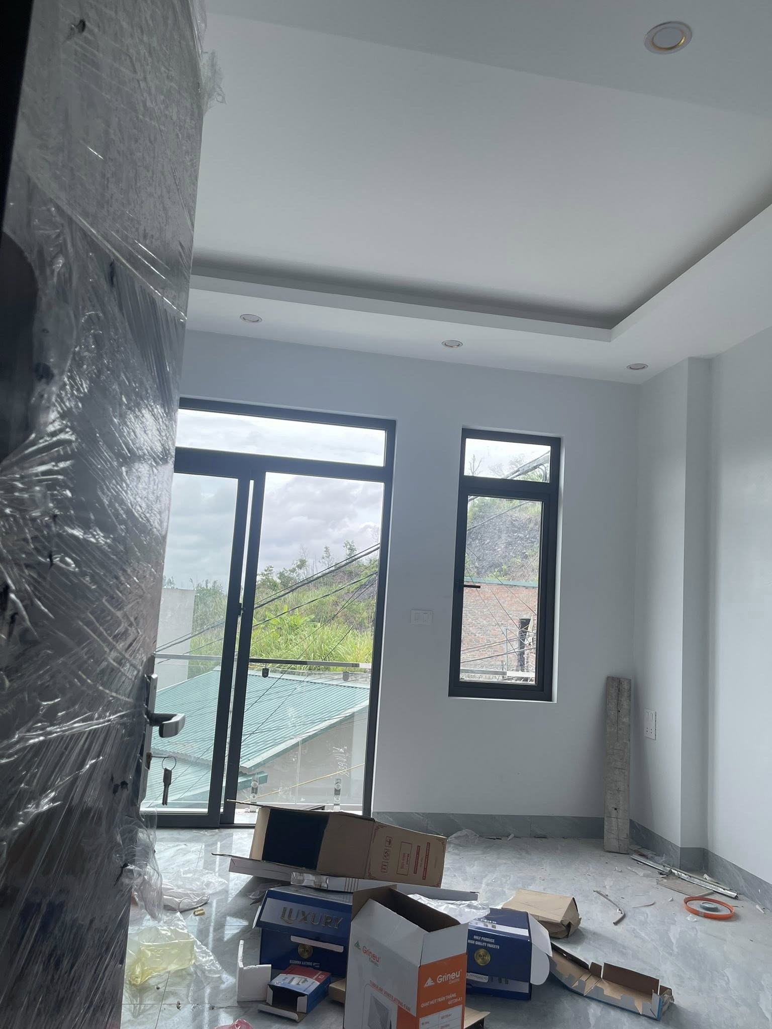Bán Nhà 3 Tầng Ô Góc Sau Sân Vận Động Hà Lầm,DT:59m2 Oto Đỗ Cửa
