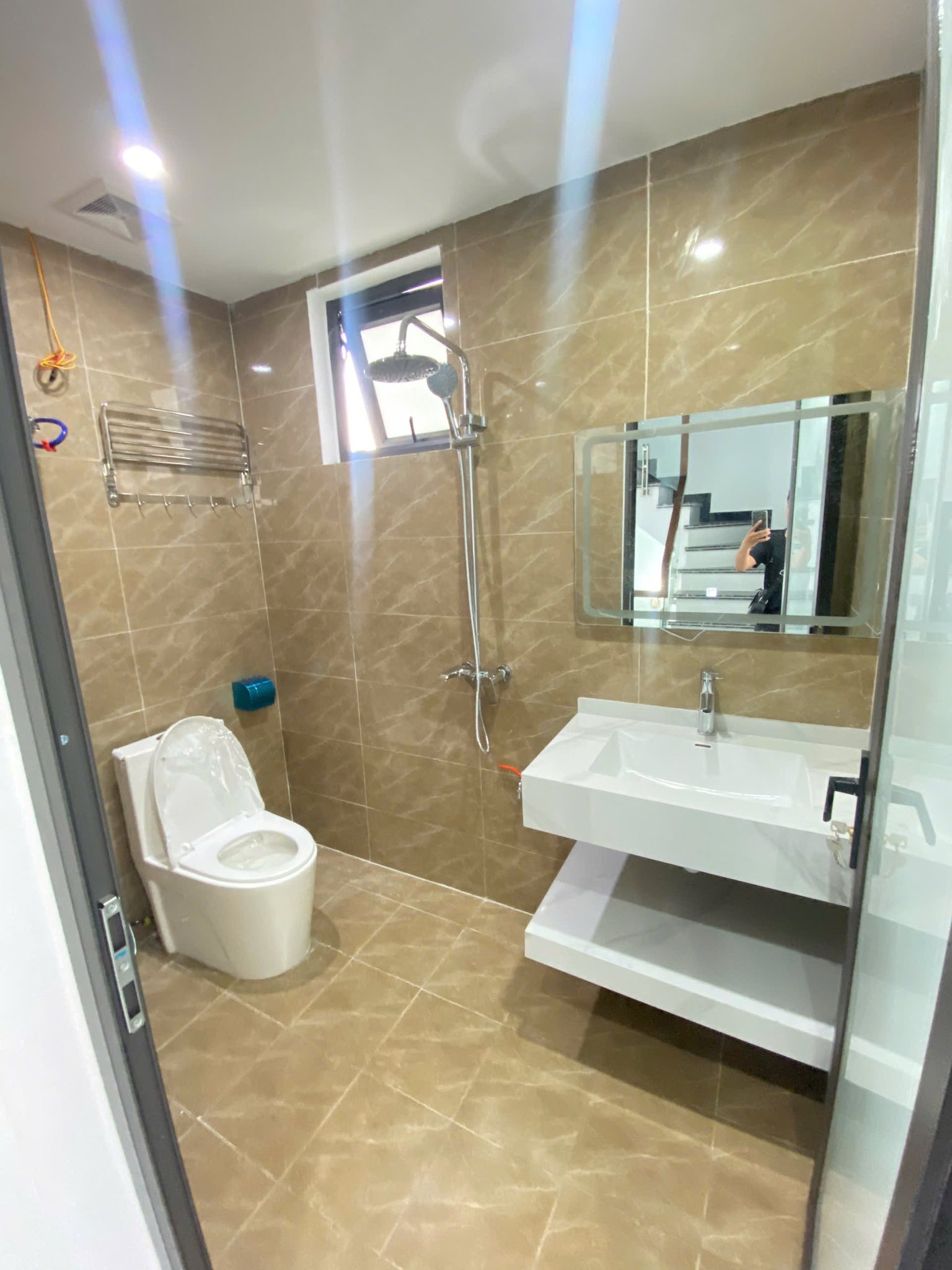 Bán Nhà 2.5 Tầng Ngõ 20 Cao Xanh,P.Cao Xanh. DT:61m2 Giá Hợp Lý !!!