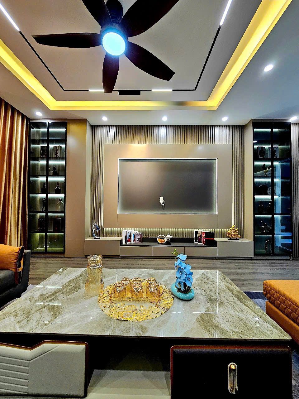 Bán Nhà 5 Tầng Mặt Đường Cột 8 Gần Liên Cơ Quan. DT:75m2,MT:4.7m