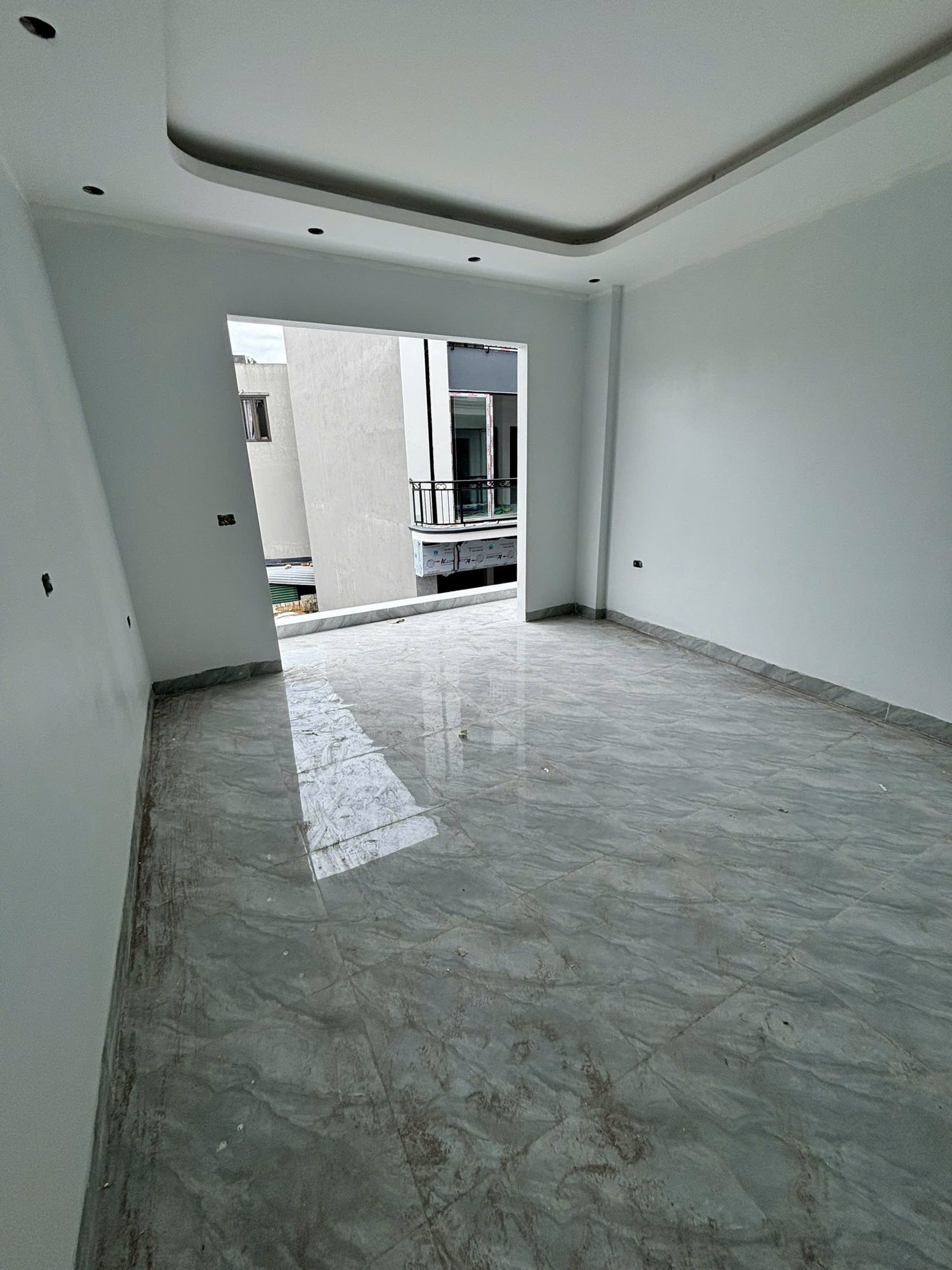 Bán Nhà 3 Tầng Ngõ 8 Bãi Muối,P.Cao Thắng. DT:67.4m2 Oto Đỗ Cửa !!!