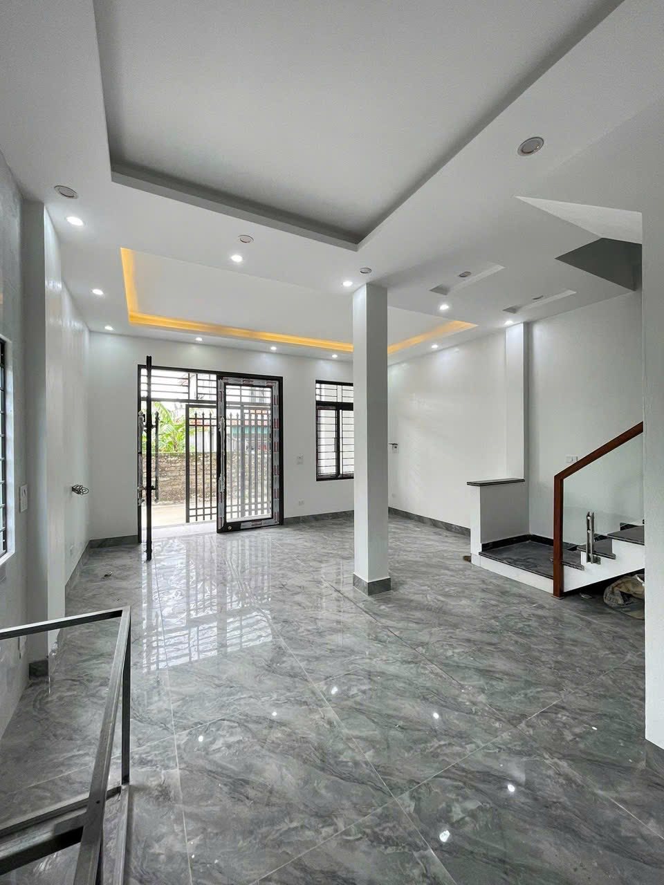 Bán Nhà 3 Tầng Sau UBND P.Hà Khánh. DT:50m2,MT:4.5m !!!