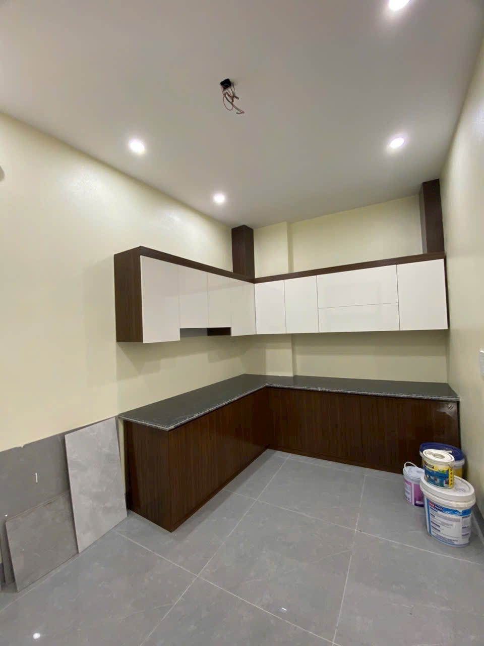 Bán Nhà 3 Tầng Trung Tâm Cao Xanh. DT:52m2,MT:4.5m.Giá 1 Tỷ Xxx Triệu !!!