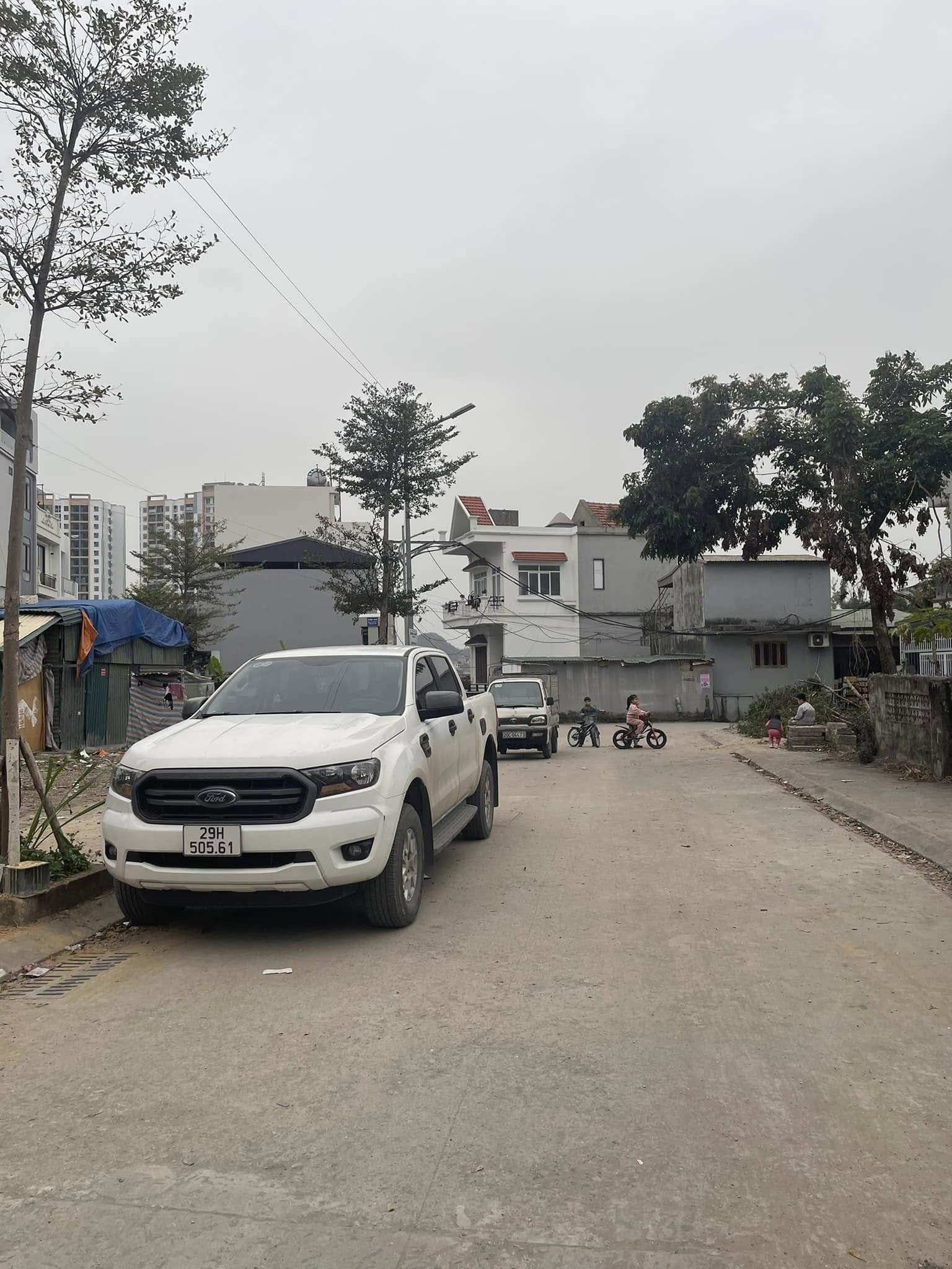 Bán Đất Ngõ 13 Cao Thắng. DT:72.45m2,MT:4.5m. H:Đông Bắc !!!