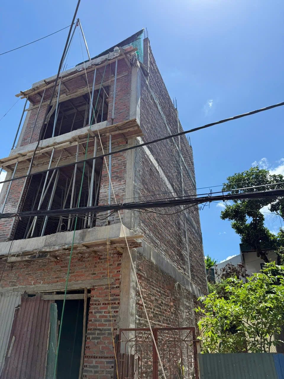 Bán Nhà 4 Tầng Ngõ 5 Bãi Muối,P.Cao Thắng. DT:60.7m2