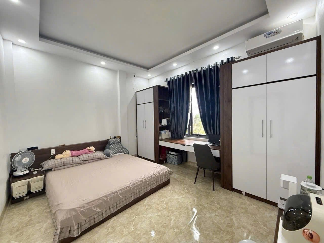 Bán Nhà 3 Tầng Ngõ 20 Cao Thắng,P.Cao Thắng Oto Đỗ Cửa !!!