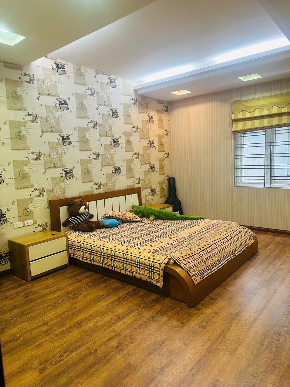 Bán Nhà 4 Tầng Liền Kề Cạnh Big C Cột 5. DT:120m2,MT:6m !!!