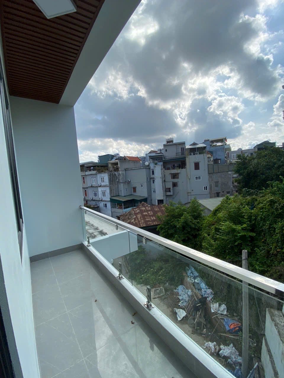 Bán Nhà 3 Tầng Trung Tâm Cao Xanh. DT:52m2,MT:4.5m.Giá 1 Tỷ Xxx Triệu !!!