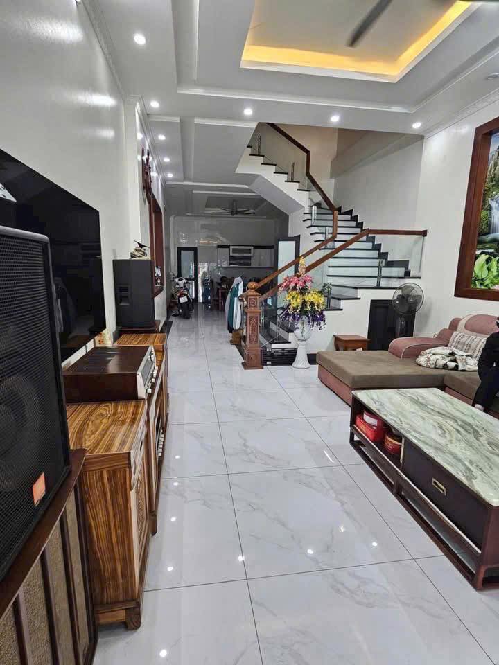Bán Nhà 4 Tầng Khu Kho Gạo Yết Kiêu. DT:67.5m2,MT:5m Giá Hợp Lý !!!