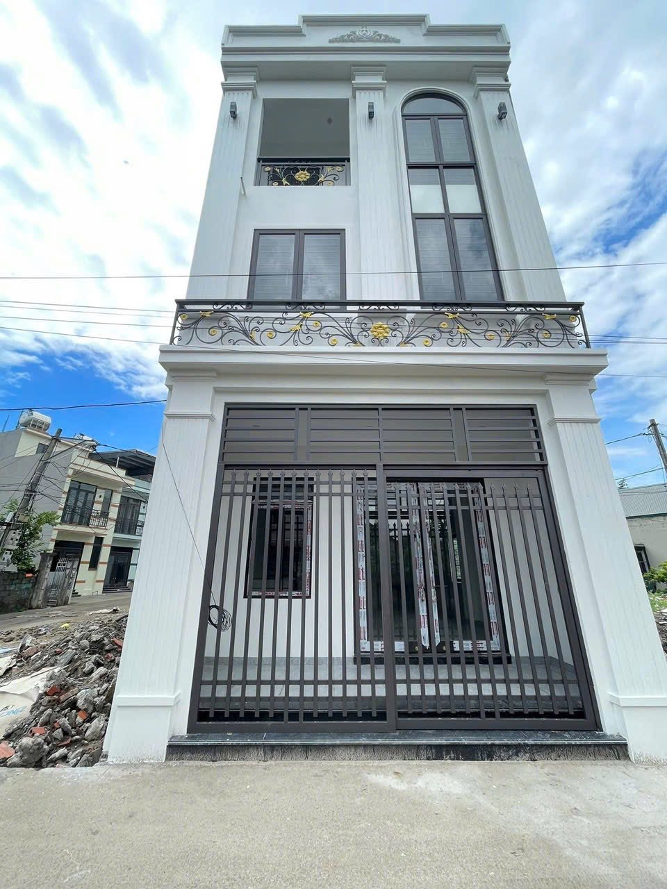 Bán Nhà 3 Tầng Sau UBND P.Hà Khánh. DT:50m2,MT:4.5m !!!