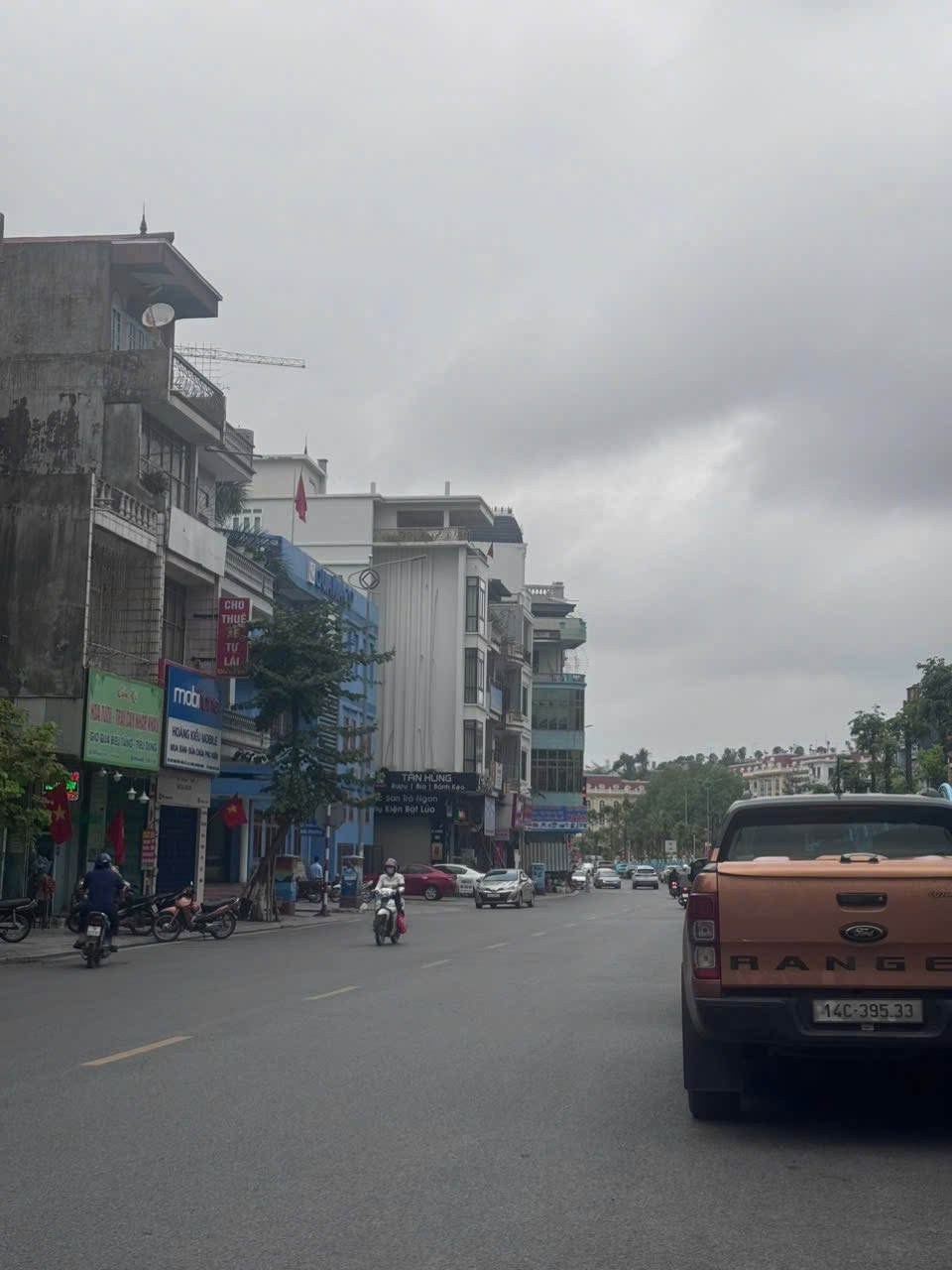Bán Nhà 3 Tầng Mặt Đường Dưới Cột 3. DT:63m2,MT:4.2m Kinh Doanh !!!