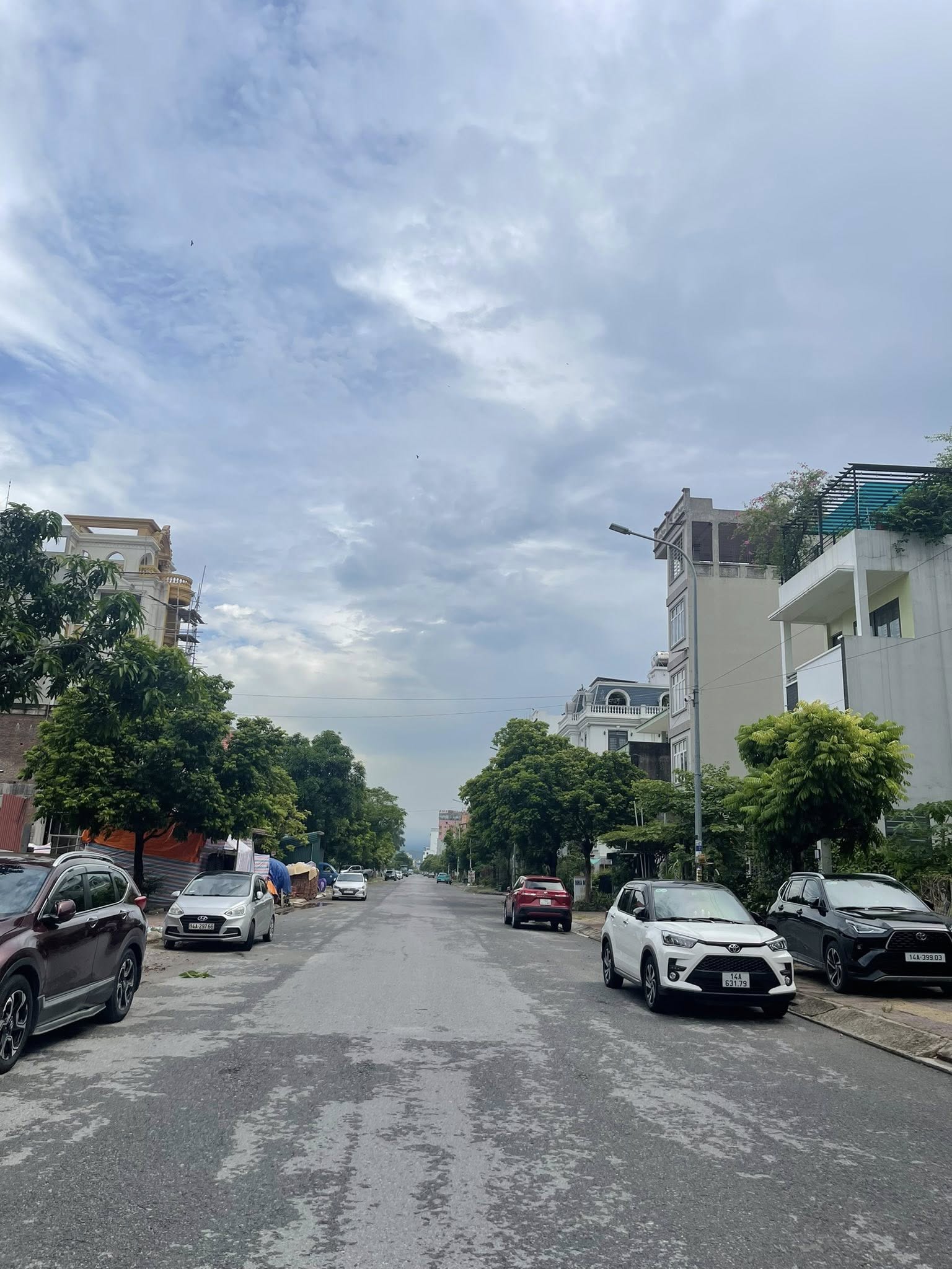 Bán Đất KĐT Cao Xanh,Hà Khánh A. DT:90m2,MT:6m Trục 21m Kinh Doanh !!!