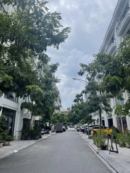 Bán Nhà Ô Góc Liền Kề 5 Tầng Khu Loong Toong,Hạ Long Siêu Đẹp !!!