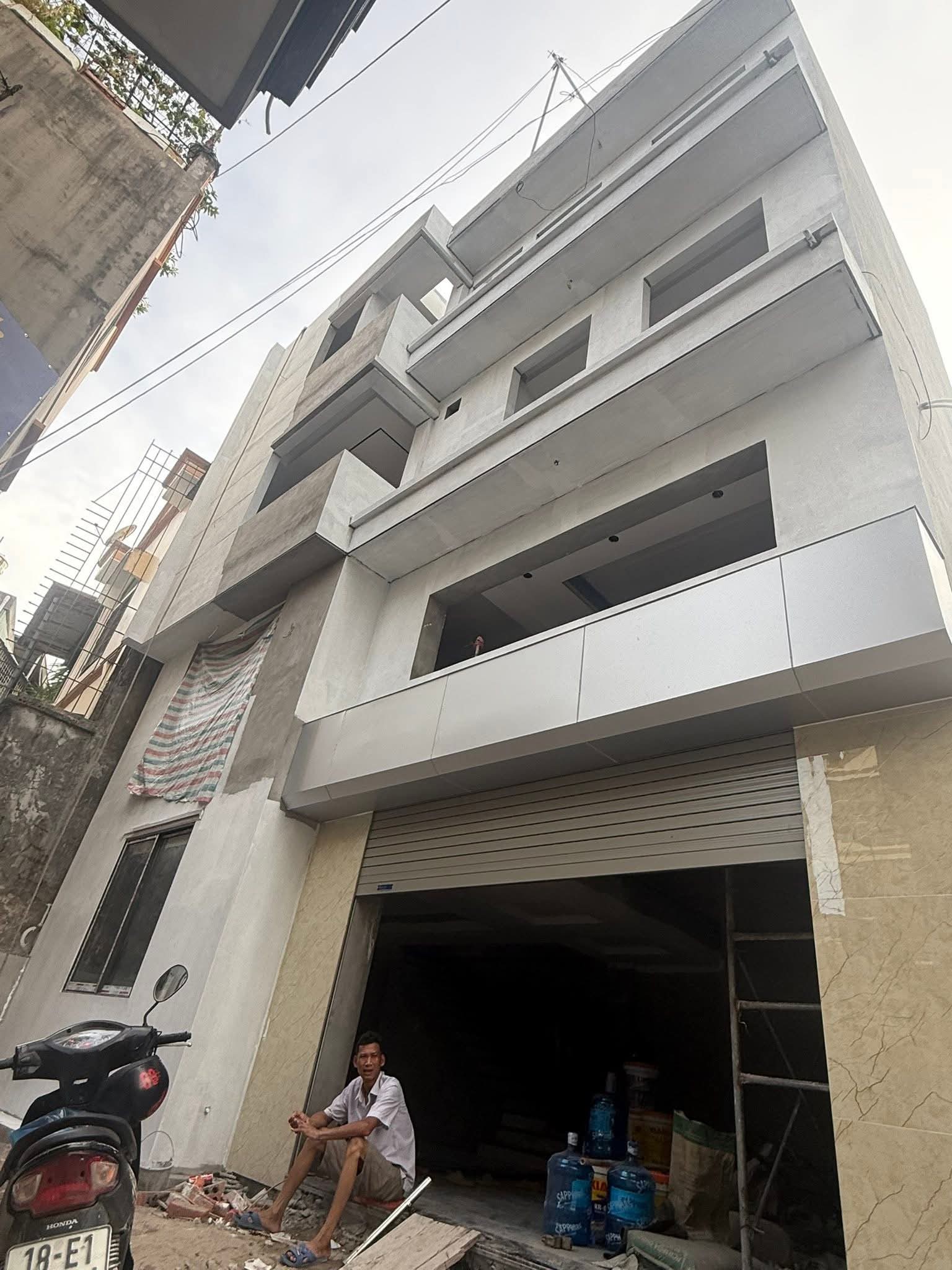 Bán Nhà 3 Tầng Khu Nghĩa Địa Đạo,P.Trần Hưng Đạo. DT:66m2 Siêu Đẹp !!!