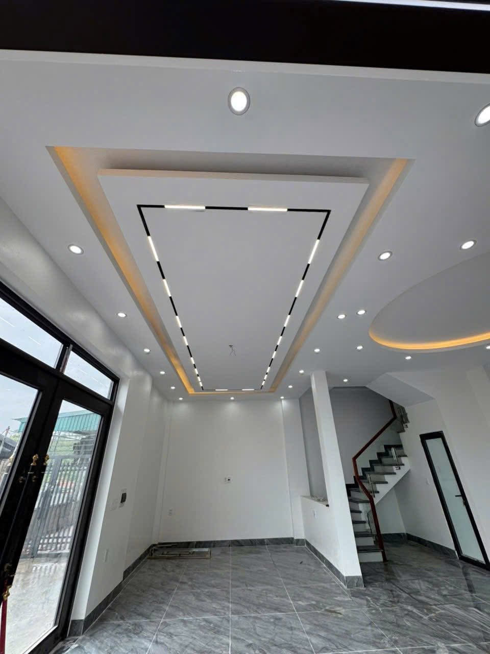Bán Nhà Ô Góc 3 Tầng Đẹp Sau Chung Cư Than Hà Lầm,DT:64m2,MT:8m !!!