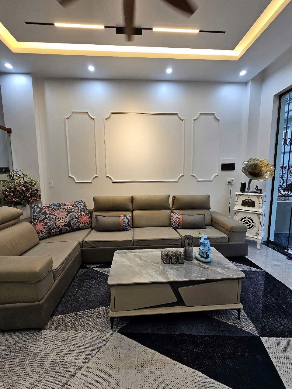 Bán Nhà 4 Tầng Ngõ 13 Cao Thắng Siêu Đẹp. DT:72m2 Oto Đỗ Cửa !!!