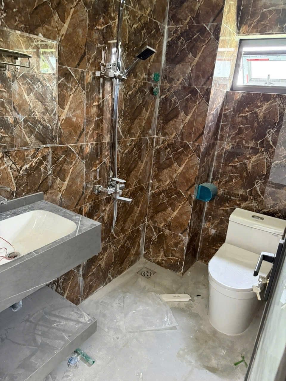 Bán Nhà Ô Góc 3 Tầng Đẹp Sau Chung Cư Than Hà Lầm,DT:64m2,MT:8m !!!