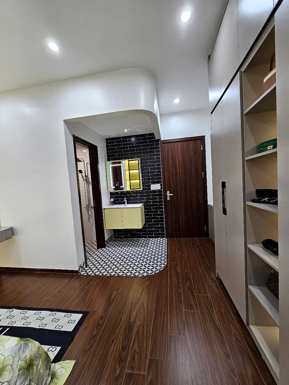 Bán Nhà 4 Tầng Ngõ 13 Cao Thắng Siêu Đẹp. DT:72m2 Oto Đỗ Cửa !!!