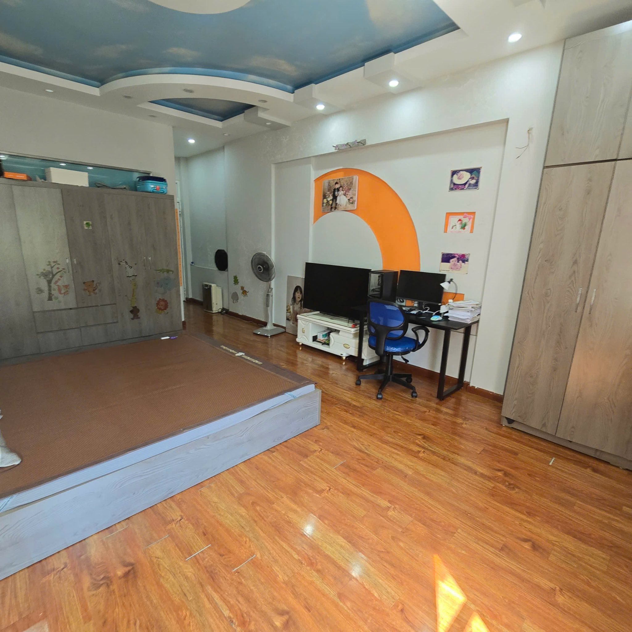 Bán Nhà 4 Tầng Mặt Đường Cao Xanh. DT:43.5m2 Kinh Doanh Sầm Uất !!!