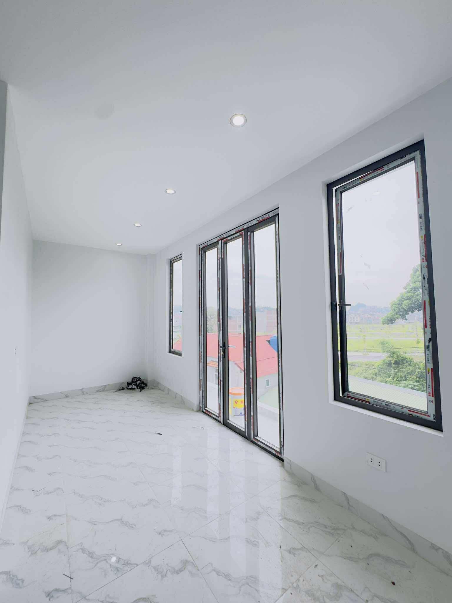 Bán Nhà 3 Tầng Oto Đỗ Cửa Gần Lideco GD2,DT:56.7m2,MT:6m !!!