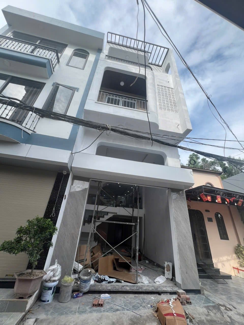 Bán Nhà 3 Tầng 1 Xép Gần Cây Xăng Cao Thắng,DT:56.7m2,MT:4.5m !!!