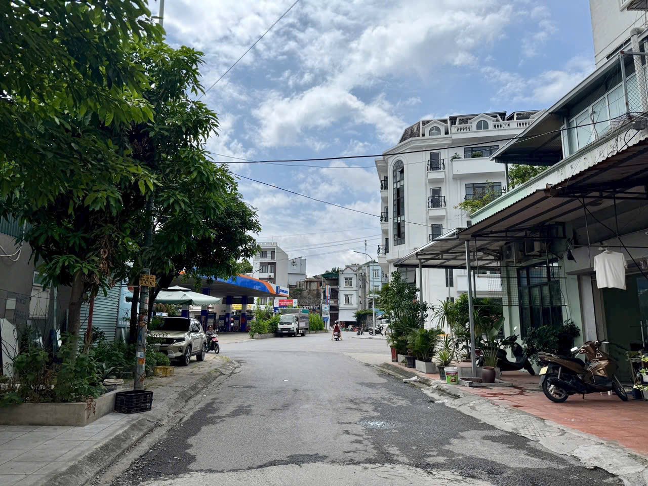 Bán Đất Sau Cây Xăng Cao Xanh. DT:50m2,MT:4.5m.H:Đông Nam !!!