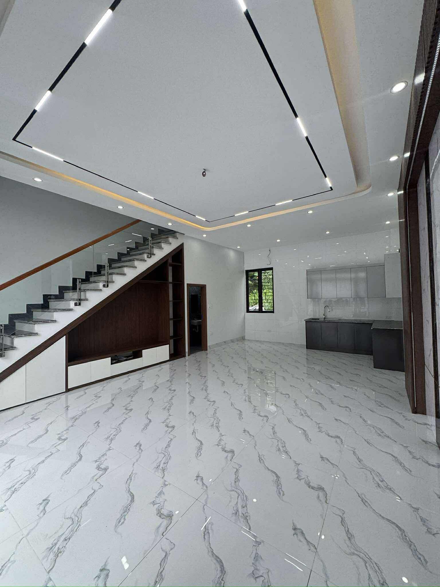 Bán Nhà 3 Tầng Oto Đỗ Cửa Gần Lideco GD2,DT:56.7m2,MT:6m !!!