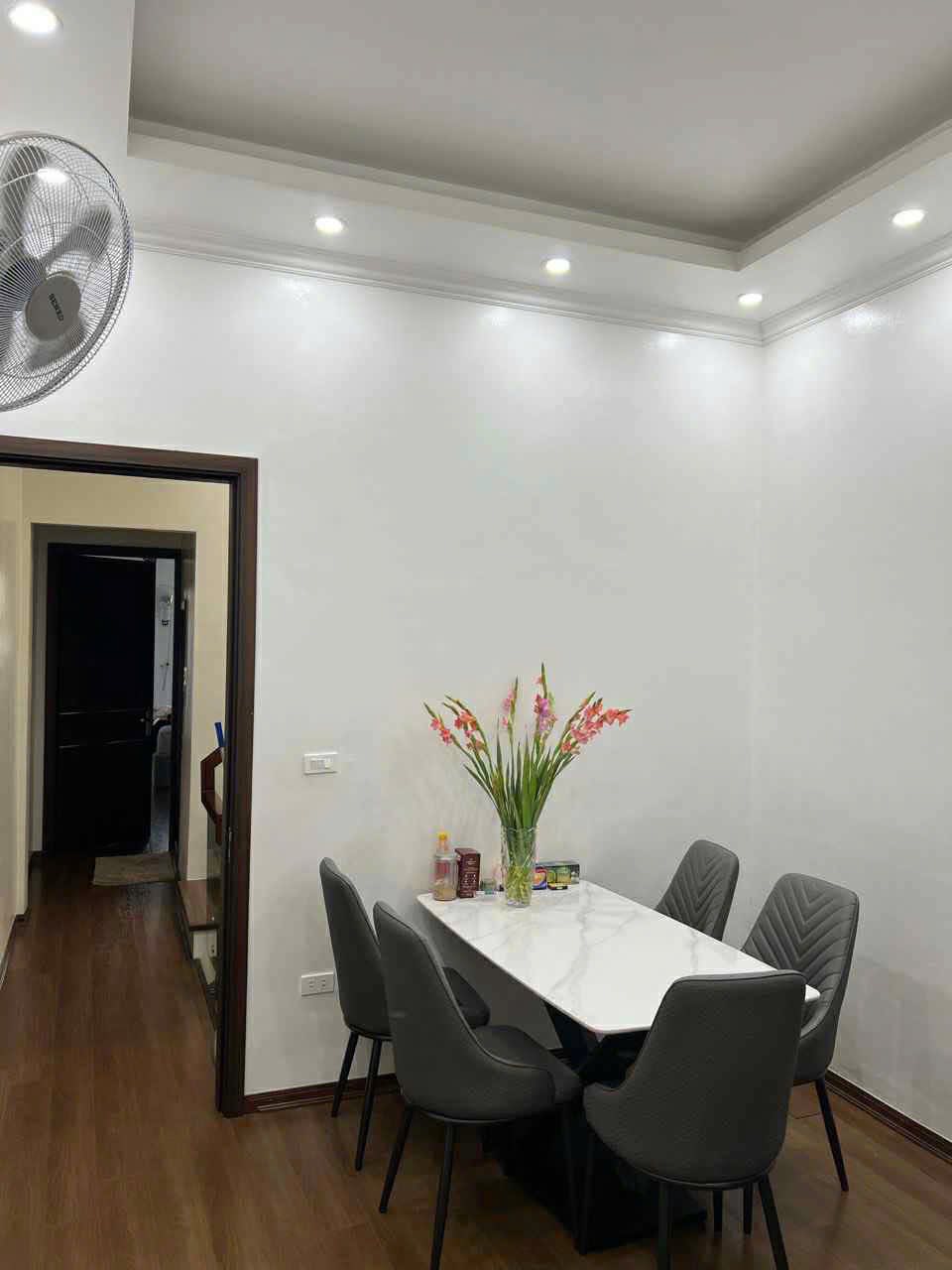 Bán Nhà Mặt Đường Cao Thắng. DT:50m2. Kinh doanh đủ thứ !!!