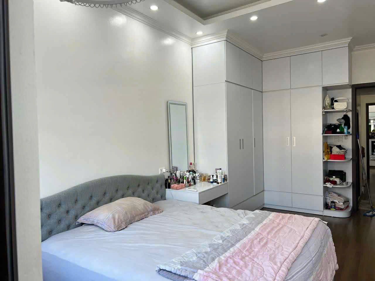 Bán Nhà Mặt Đường Cao Thắng. DT:50m2. Kinh doanh đủ thứ !!!