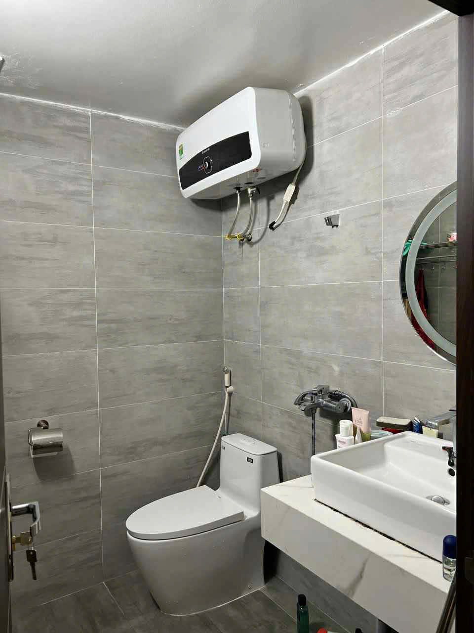 Bán Nhà Mặt Đường Cao Thắng. DT:50m2. Kinh doanh đủ thứ !!!