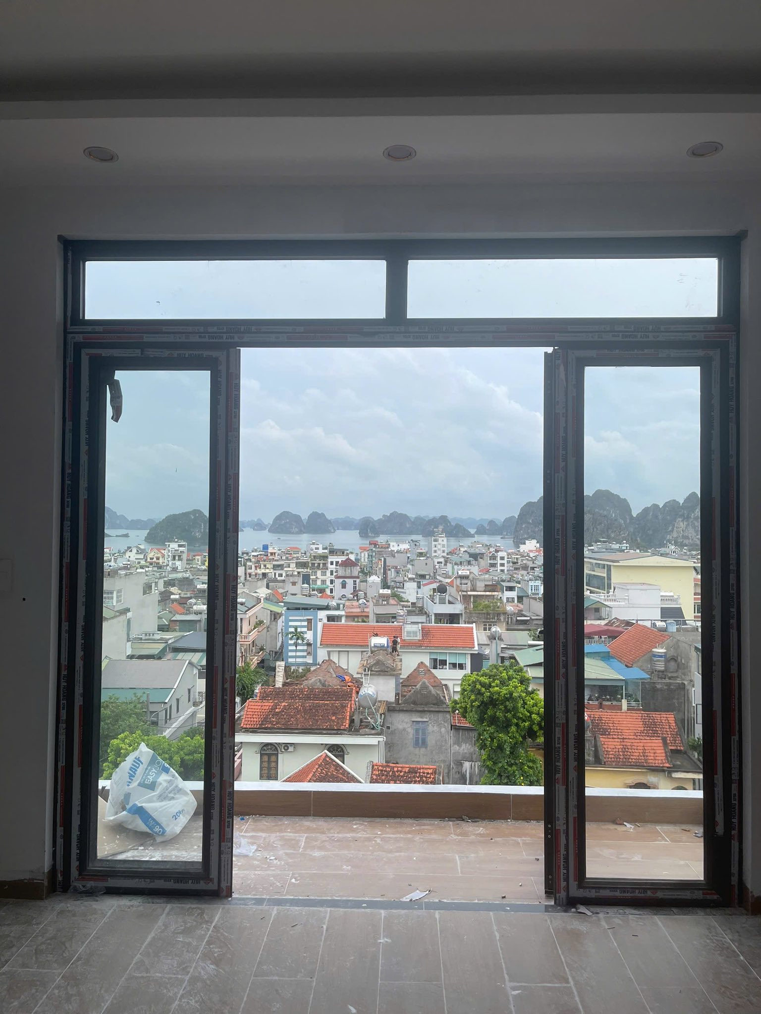 Bán Nhà 4 Tầng Khu Sở Điện Cột 5,P.Hồng Hà. DT:135.6m2,MT:6m