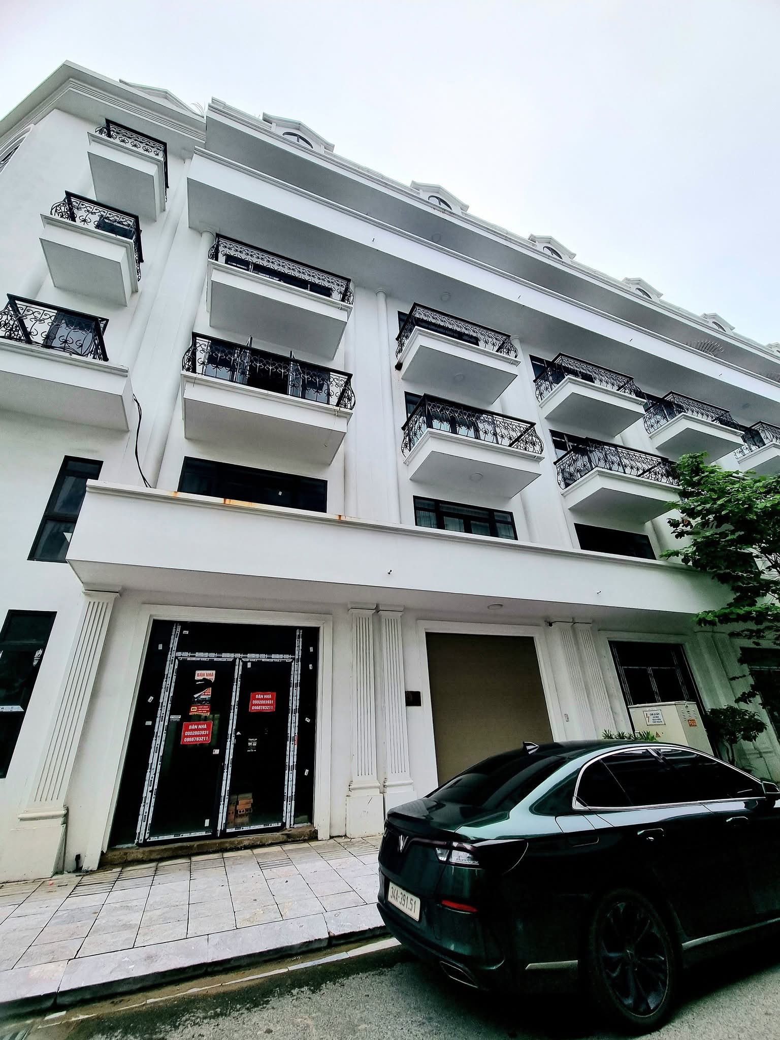 Bán Nhà 5.5 Tầng Xây Thô Cạnh Cây Xăng Cao Xanh. DT:67.5m2,MT:5m !!!