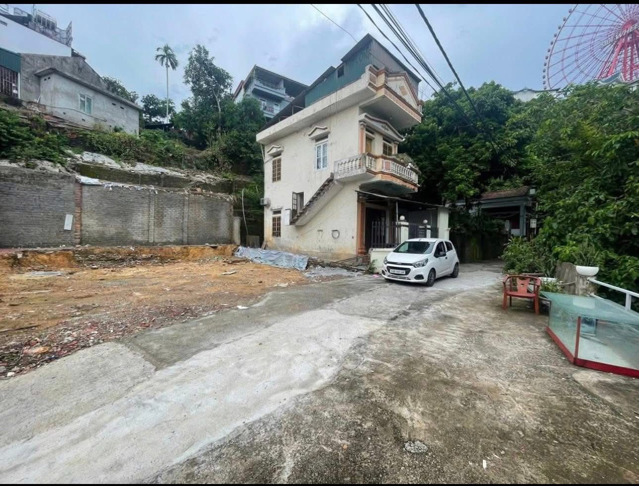 Bán Đất Khu Phố Hàng Than,P.Hồng Gai.Hạ Long. DT:82m2 và 83m2 !!!