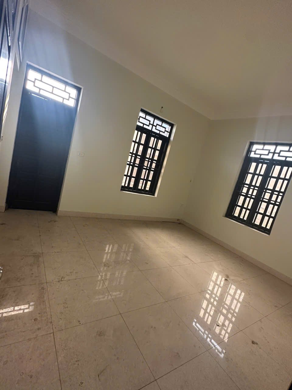 Bán Đất Tặng Biệt Thự 3 Tầng Cũ Cao Xanh Hà Khánh A,DT:200m2,MT:8m !!!