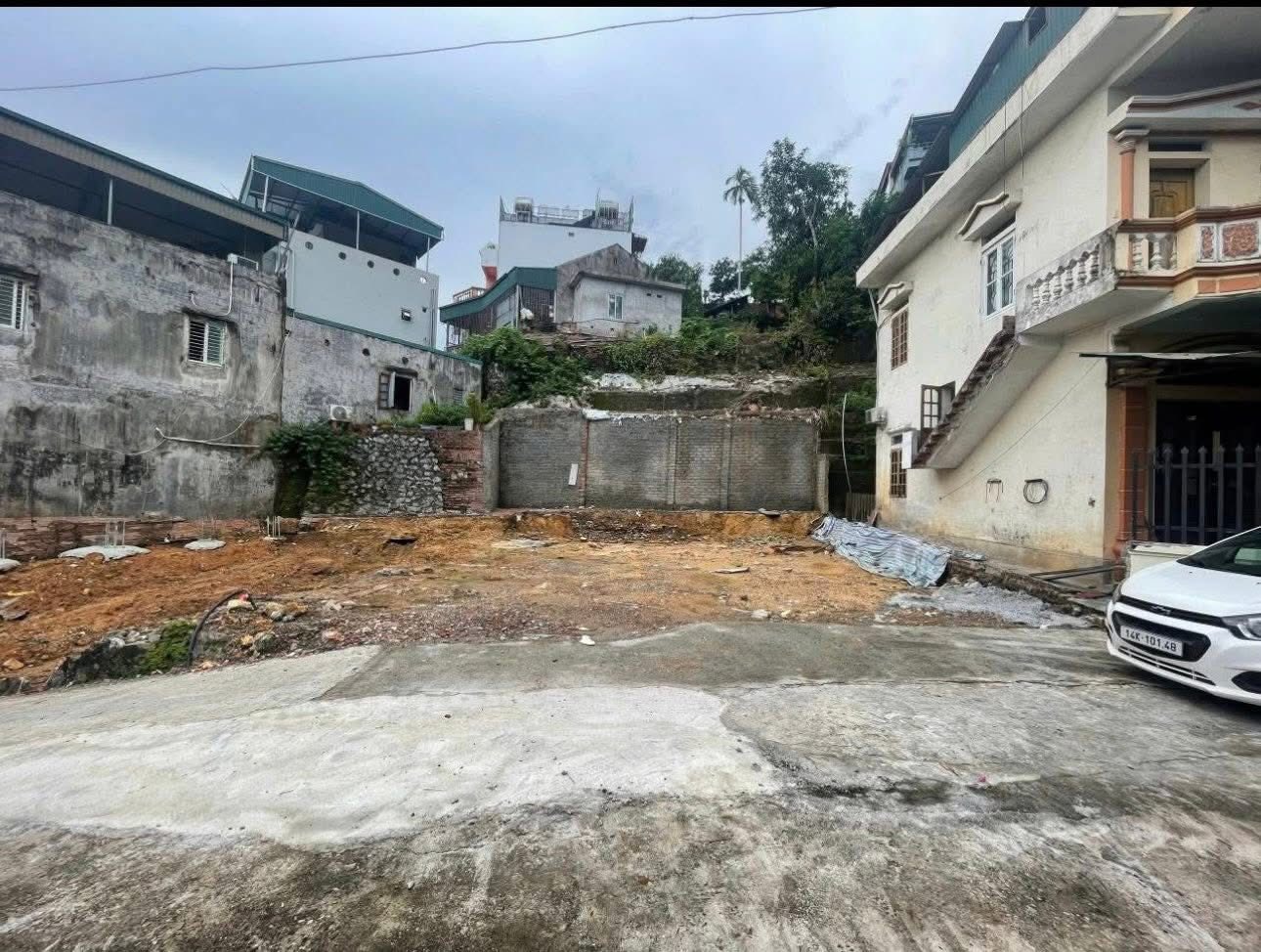 Bán Đất Khu Phố Hàng Than,P.Hồng Gai.Hạ Long. DT:82m2 và 83m2 !!!