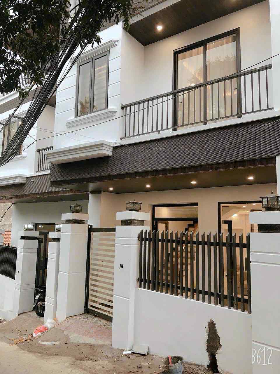 Bán Nhà 3 Tầng Sau Nhà Hàng Ngọc Hoa P.Hà Lầm. DT:55m2,56m2 Siêu Đẹp !!!