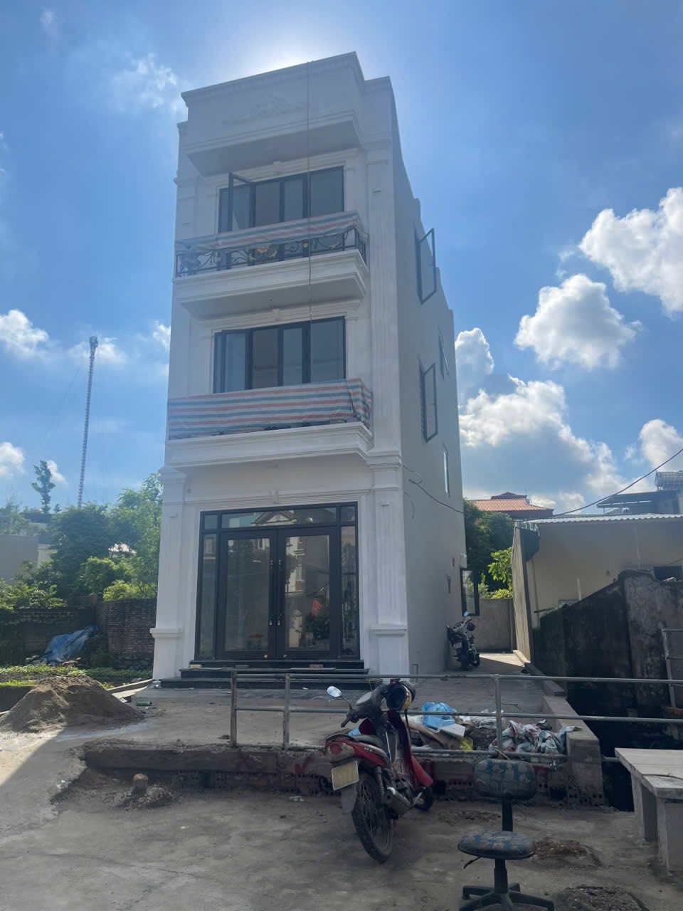 Bán Nhà 3 Tầng Giáp Lideco GD 2. Diện tích : 77m2 Oto đỗ cửa !!!