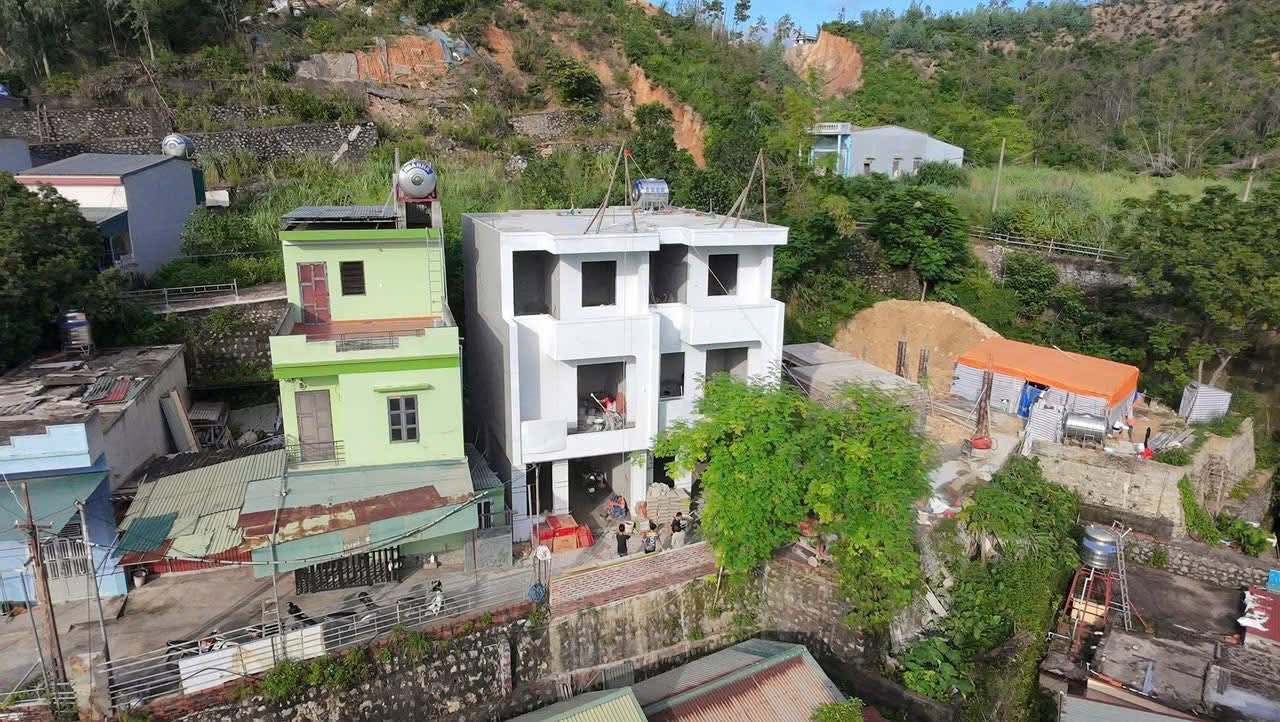 Bán Nhà 3 Tầng Ngõ 17 Cao Thắng. DT:50m2 Oto Nhỏ Đỗ Cửa !!!