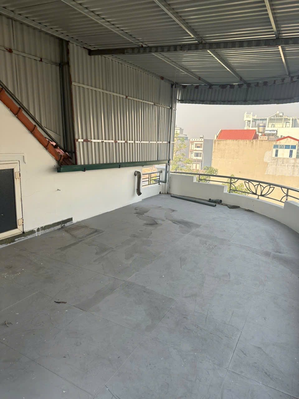 Bán Đất Tặng Biệt Thự 3 Tầng Cũ Cao Xanh Hà Khánh A,DT:200m2,MT:8m !!!