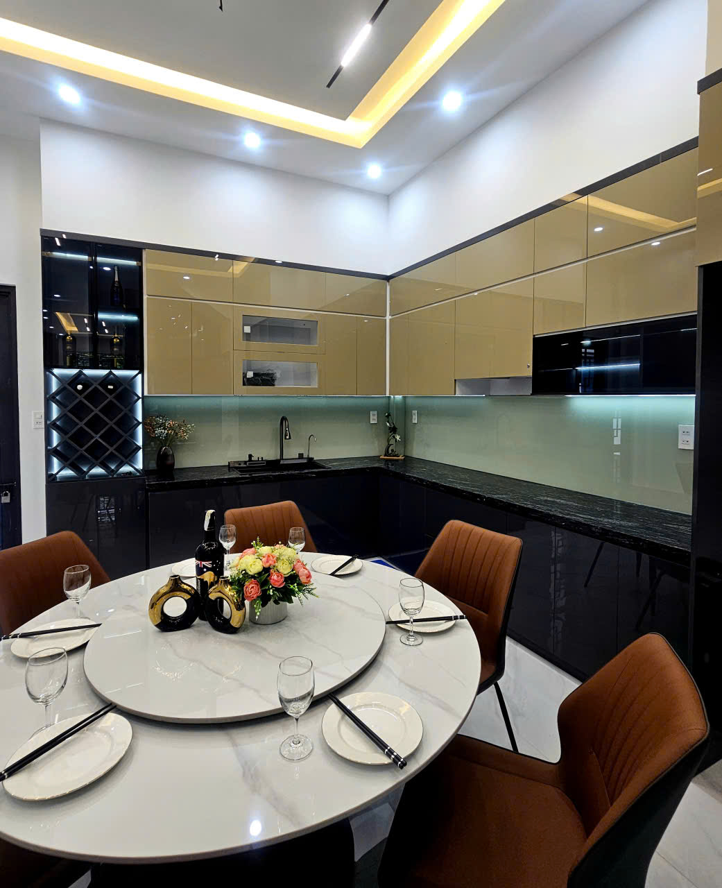 Bán Nhà 4 Tầng KĐT Cao Thắng Có Thang Máy. DT:73m2,MT:4.5m !!!