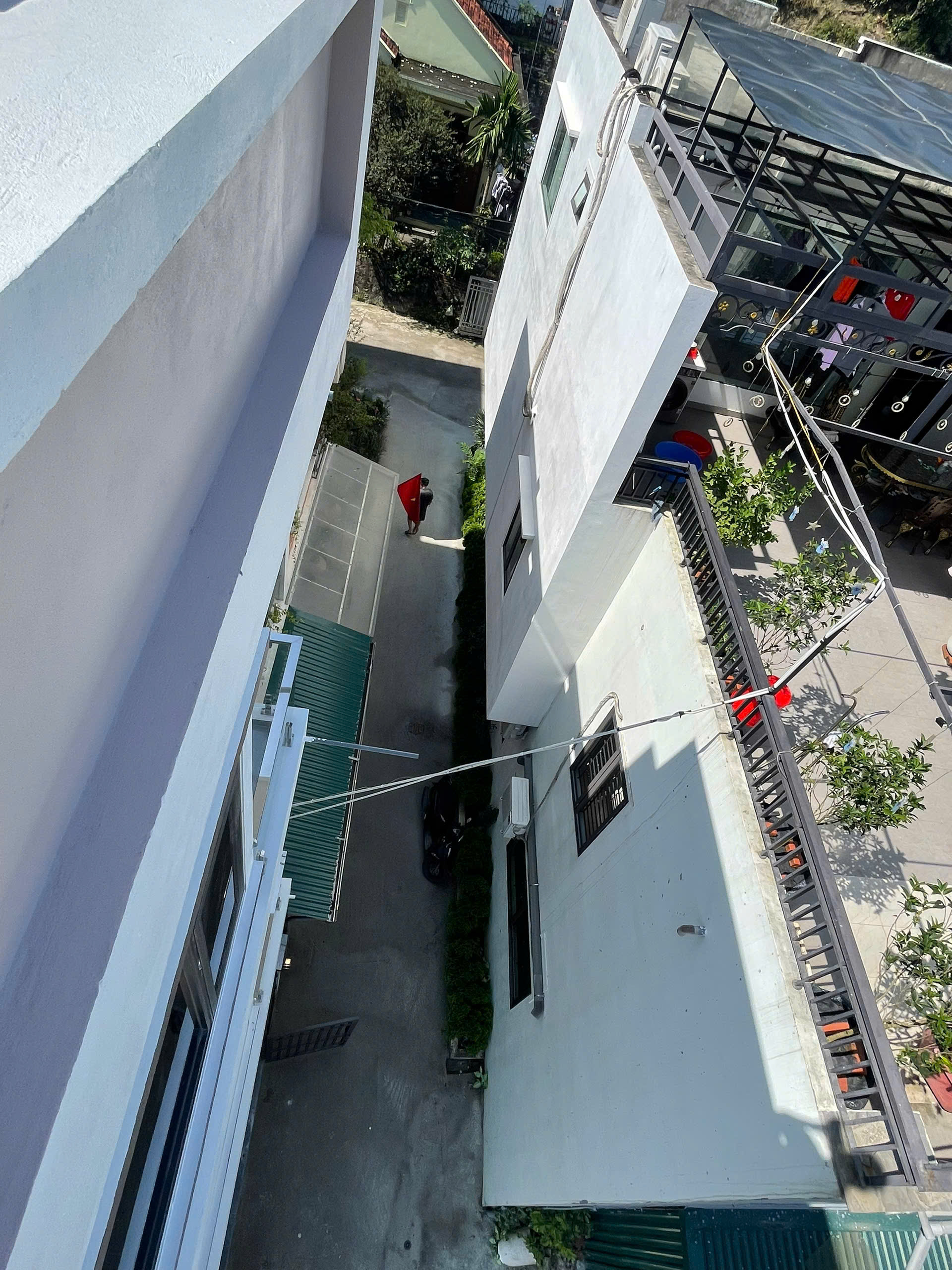 Bán Nhà 3.5 Tầng Ngõ 14 Cao Thắng. DT:54m2,MT:4.5m. Oto Đỗ Cửa !!!